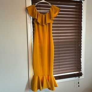 Mustard color midi Fashion Nova dress. Wore it once. Like new. Stretchy.